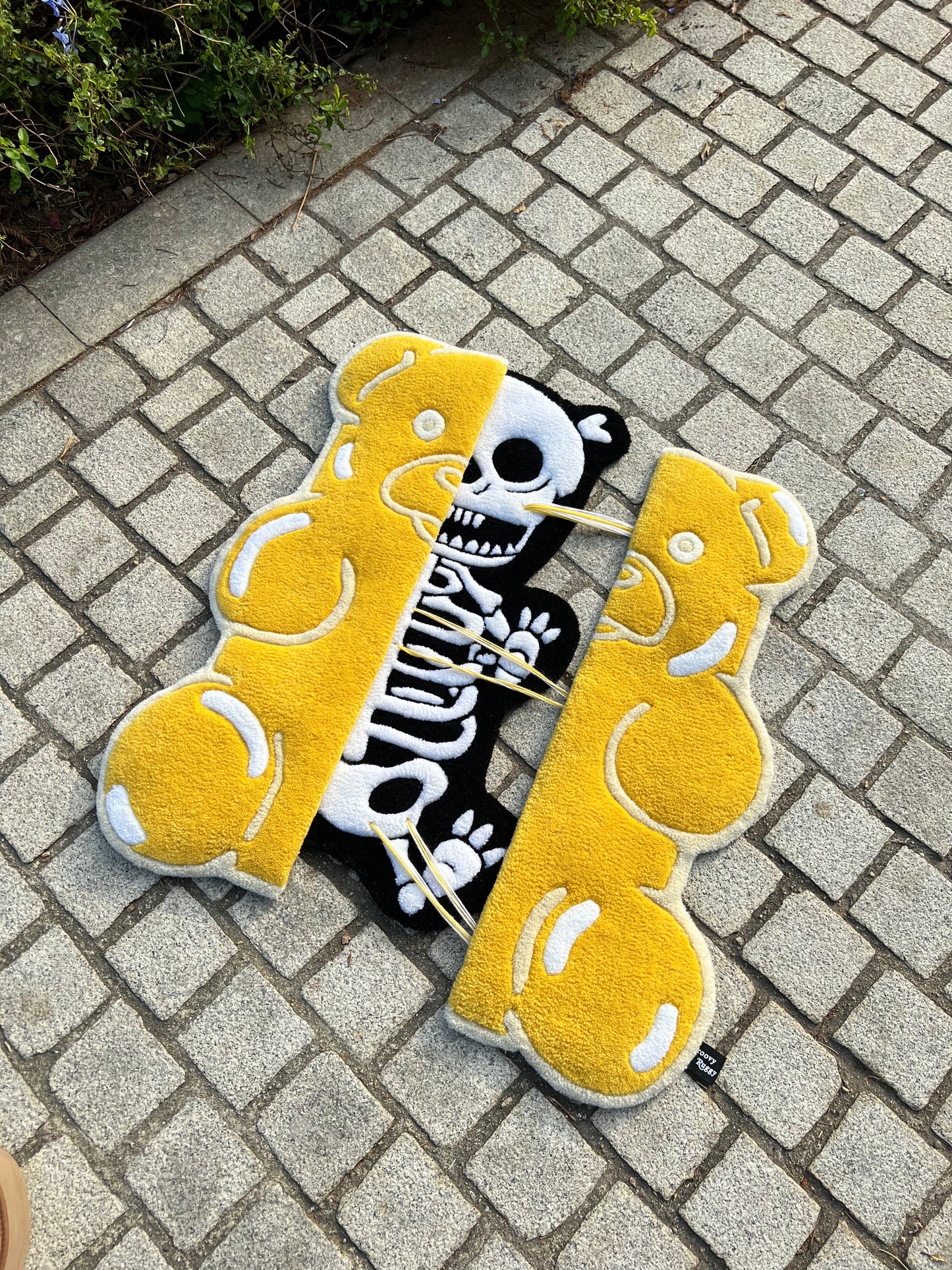 Gummy Bear Skeleton Rug 小熊軟糖 骨架地毯 (In Stock 現貨)