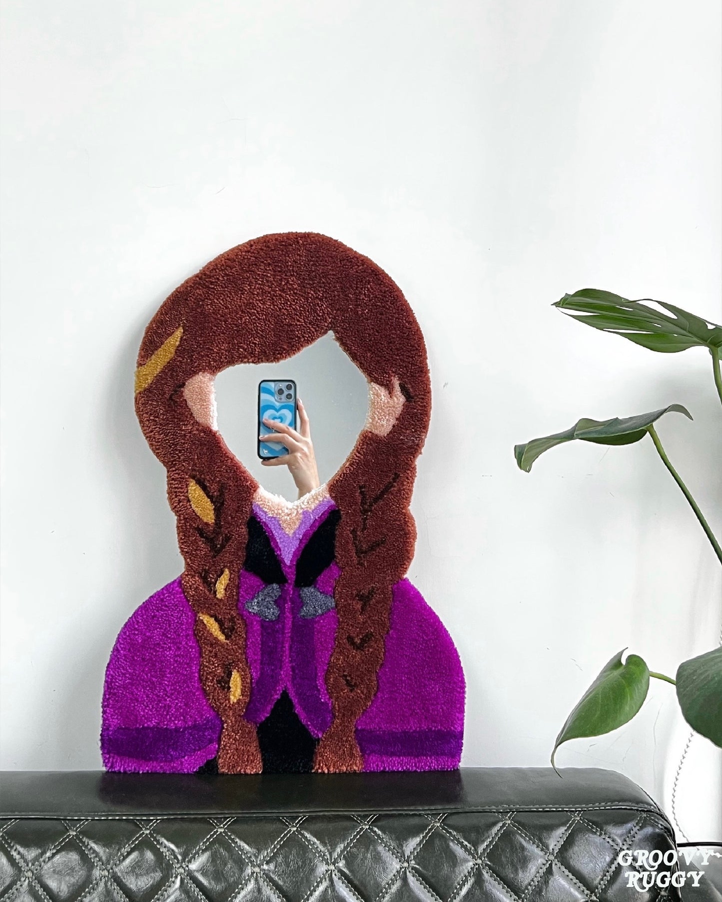 [Pre-order] Elsa & Anna Princess Tufted Mirror